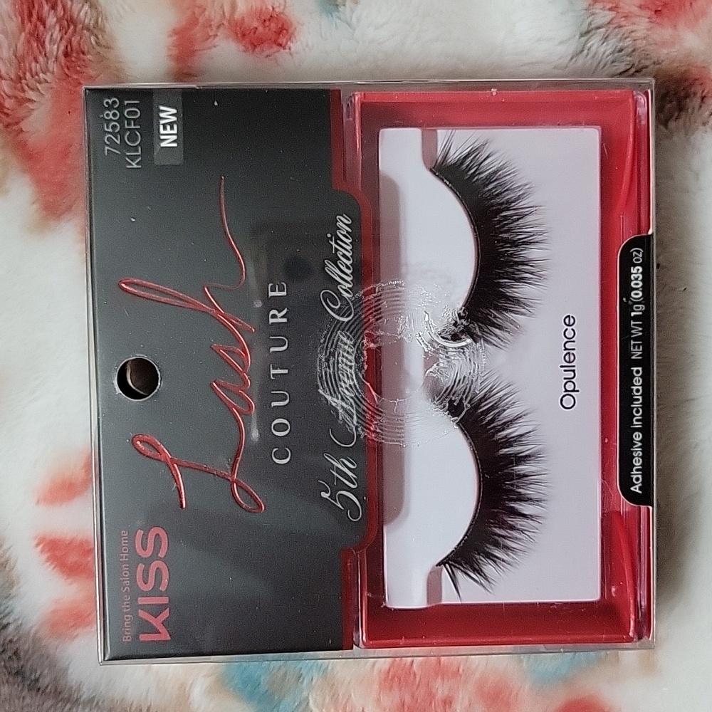 Kiss lash contour 5th Avenue collection opulence with adhesive included
